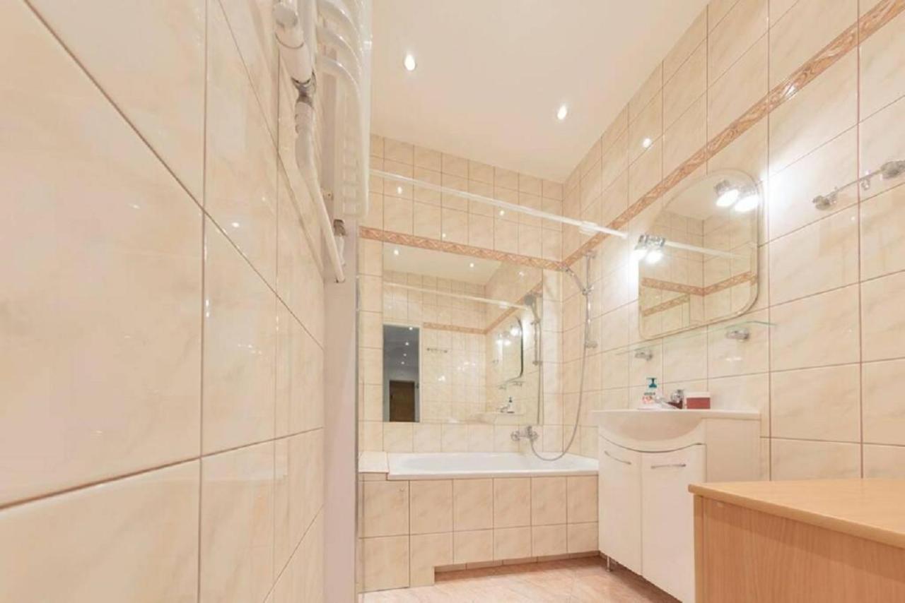 Super Luxury And Cozy- Golden Apartments- City Center วอร์ซอ ภายนอก รูปภาพ